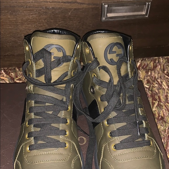 Green Gucci sneakers - Picture 3 of 8